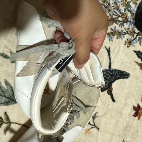 Sam Edelman Shoes Sam Edelman High Top Sneaks 9M - Picture 6 of 7